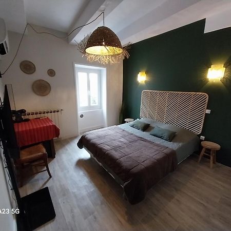 Le 18 By Benson Hotel Bollène Buitenkant foto